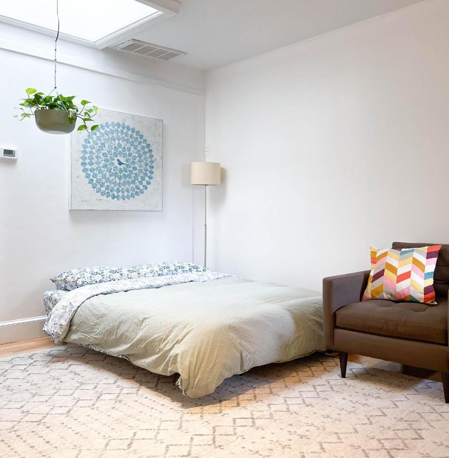 Apartment Charming 2nd Fl Retreat, Heart Of Capitol Hill Washington